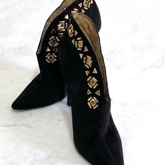 Zigi Soho Studded Black Faux Suede Leather Ankle Boots Shoes Sz 6 - Picture 3 of 5